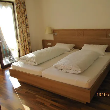 Vendégház Gasthaus-krone-post Simonswald